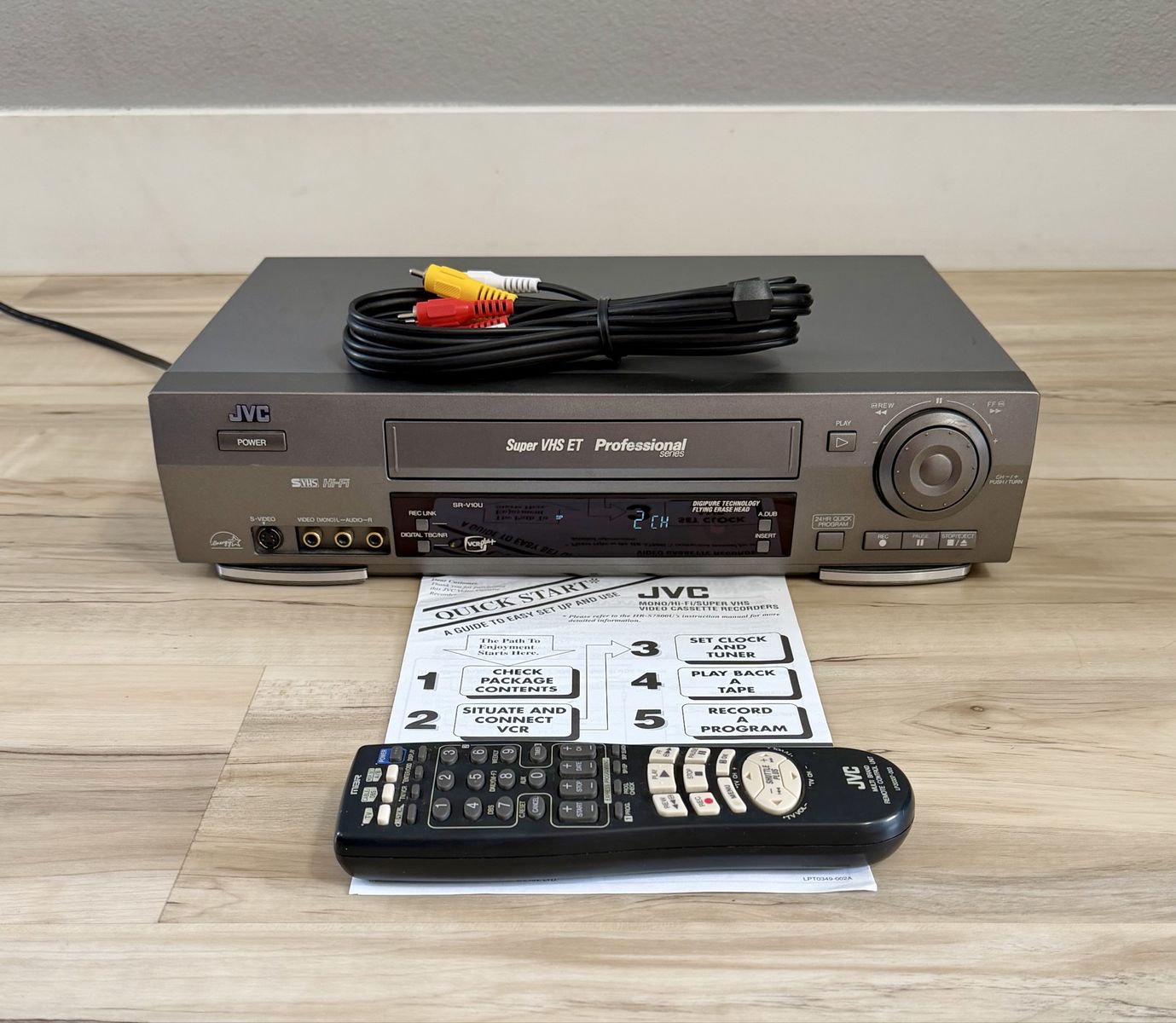 JVC SR-V10U Pro VCR S-VHS VHS Player