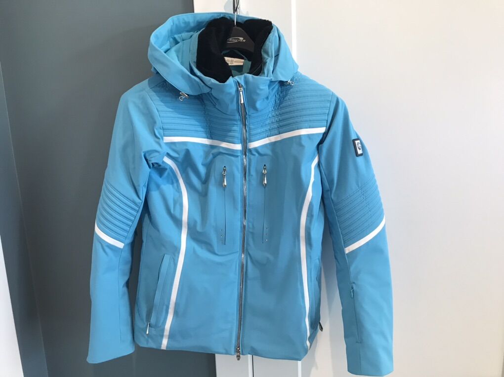 Women's size 8 Descente Insulated Ski Coat