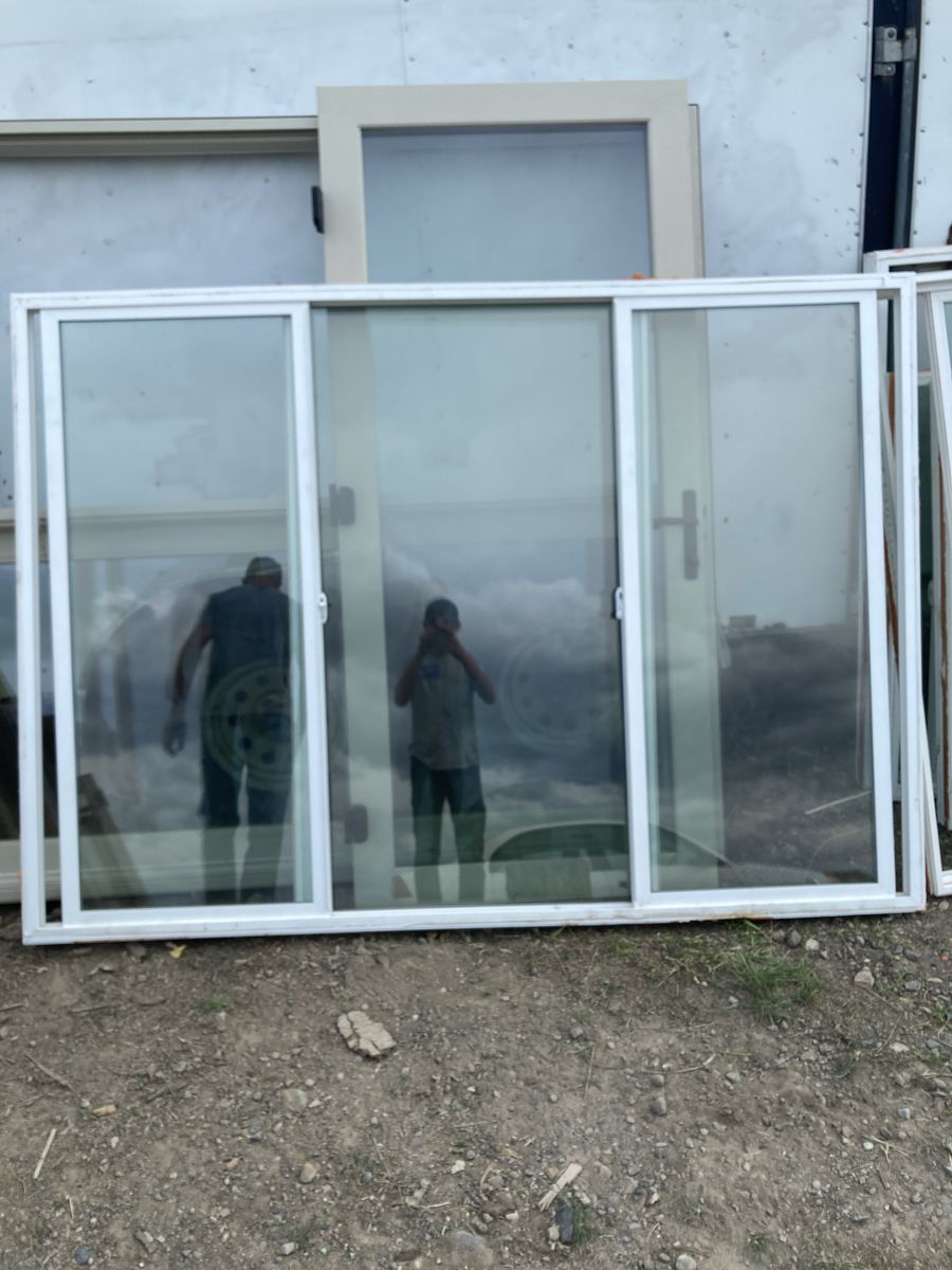 White Used Double Sided window