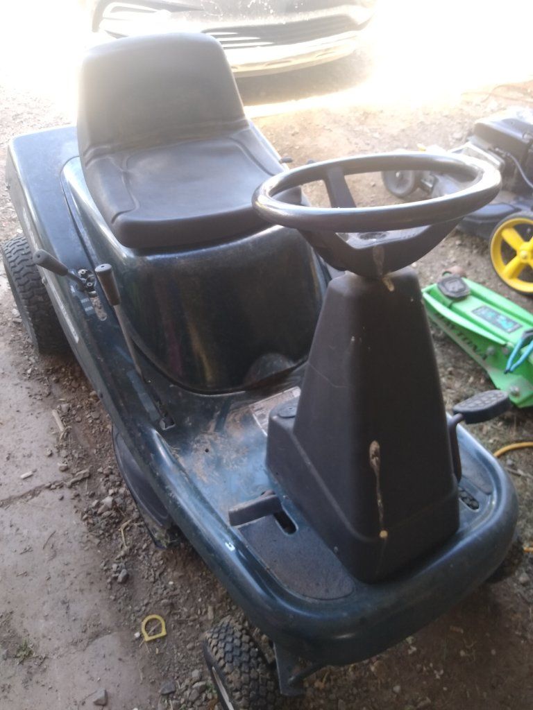 riding lawnmower