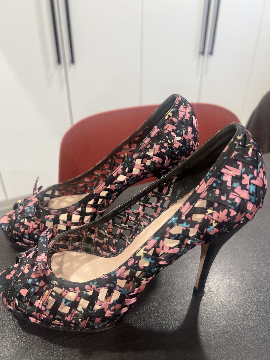 Black Floral Woven Aldo Peep Toe Heels - Women's Size 7 - Stylish & Versatile Pumps