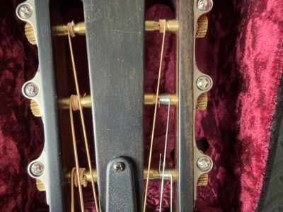 Taylor 322ce 12-Fret Concert Acoustic Guitar