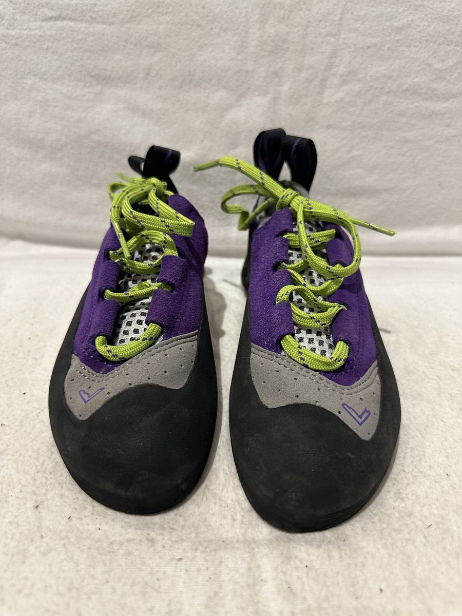 Evolv women’s 6 or youth 4.5 purple/gray like new climbing shoes