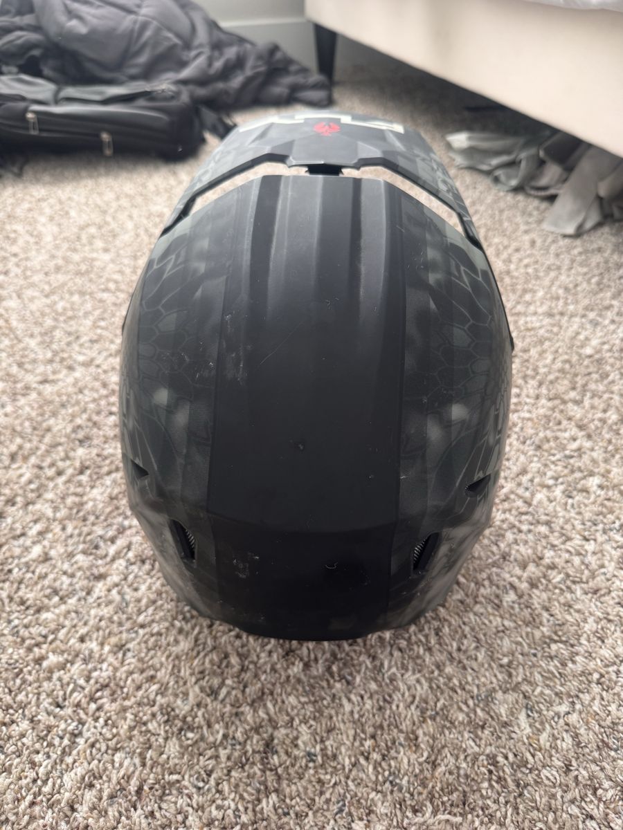 Main image 4