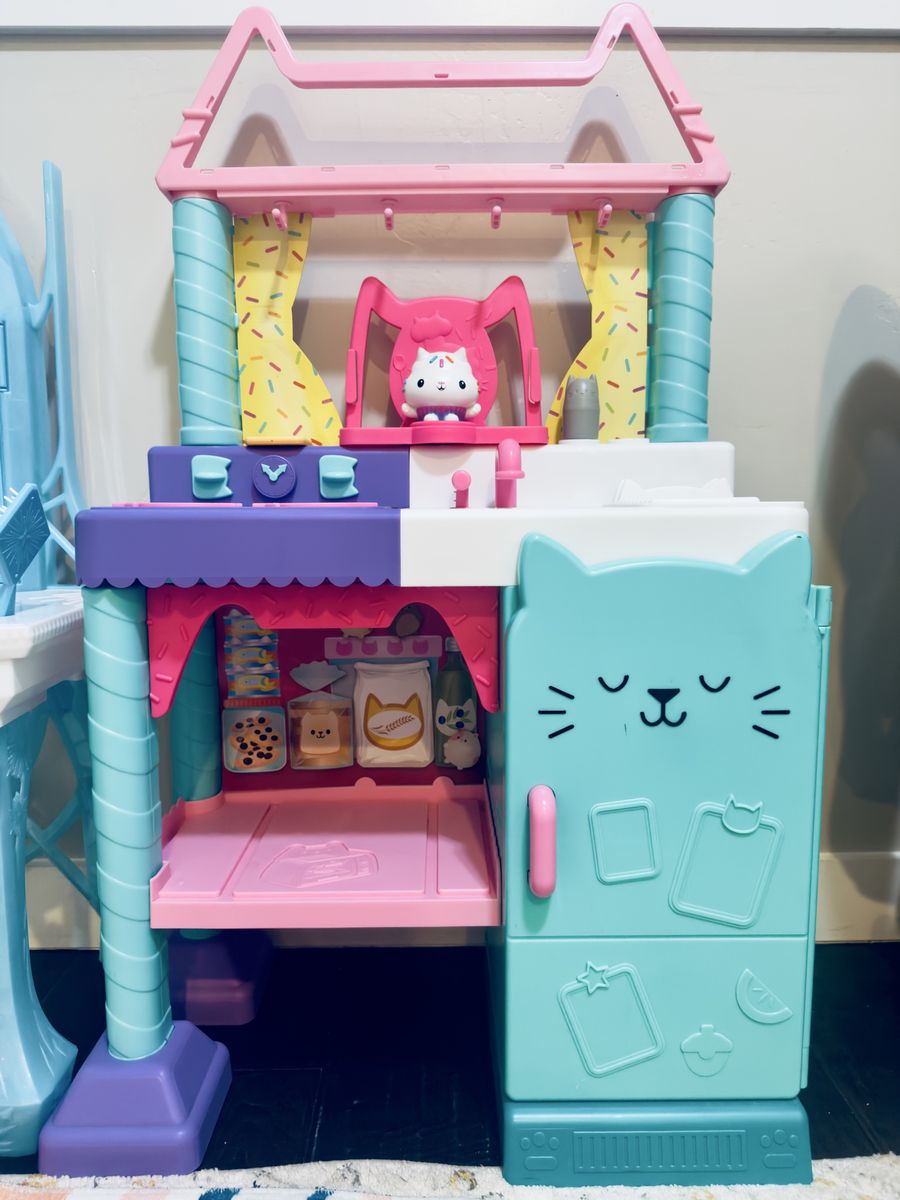 Gabby’s Dollhouse Cakey Cat Kitchen Set