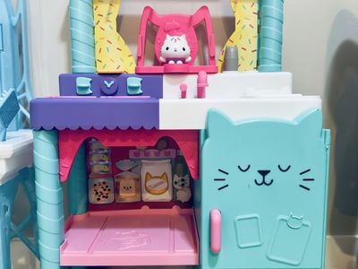 Gabby’s Dollhouse Cakey Cat Kitchen Set