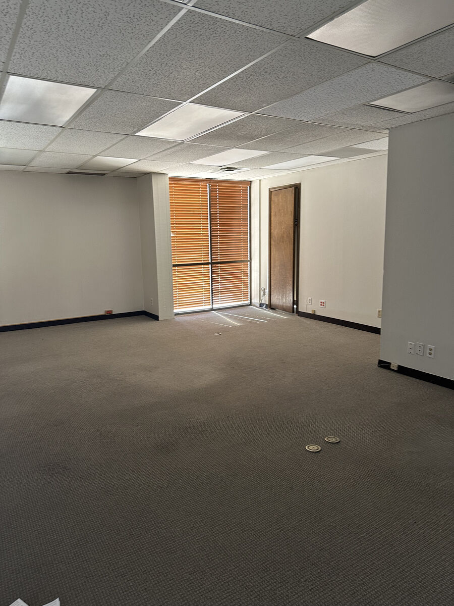 Prime Ground-Floor Office Space | High-Visibility Location