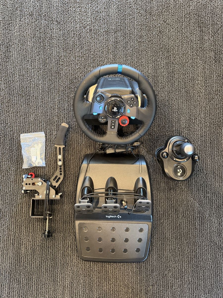 Logitech G29 Driving Force Racing Wheel, Pedals, Shifter & USB Handbrake Bundle