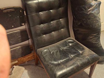 Black leather chair elegant $60 801 502 3235 TEXT ONLY NO CALLS NO VOICEMAIL ANSWERED