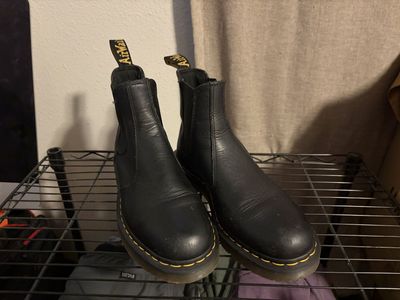 Dr. Martens Black Leather Chelsea Work Boots – Slip-On – Men’s 9 / Women’s 10