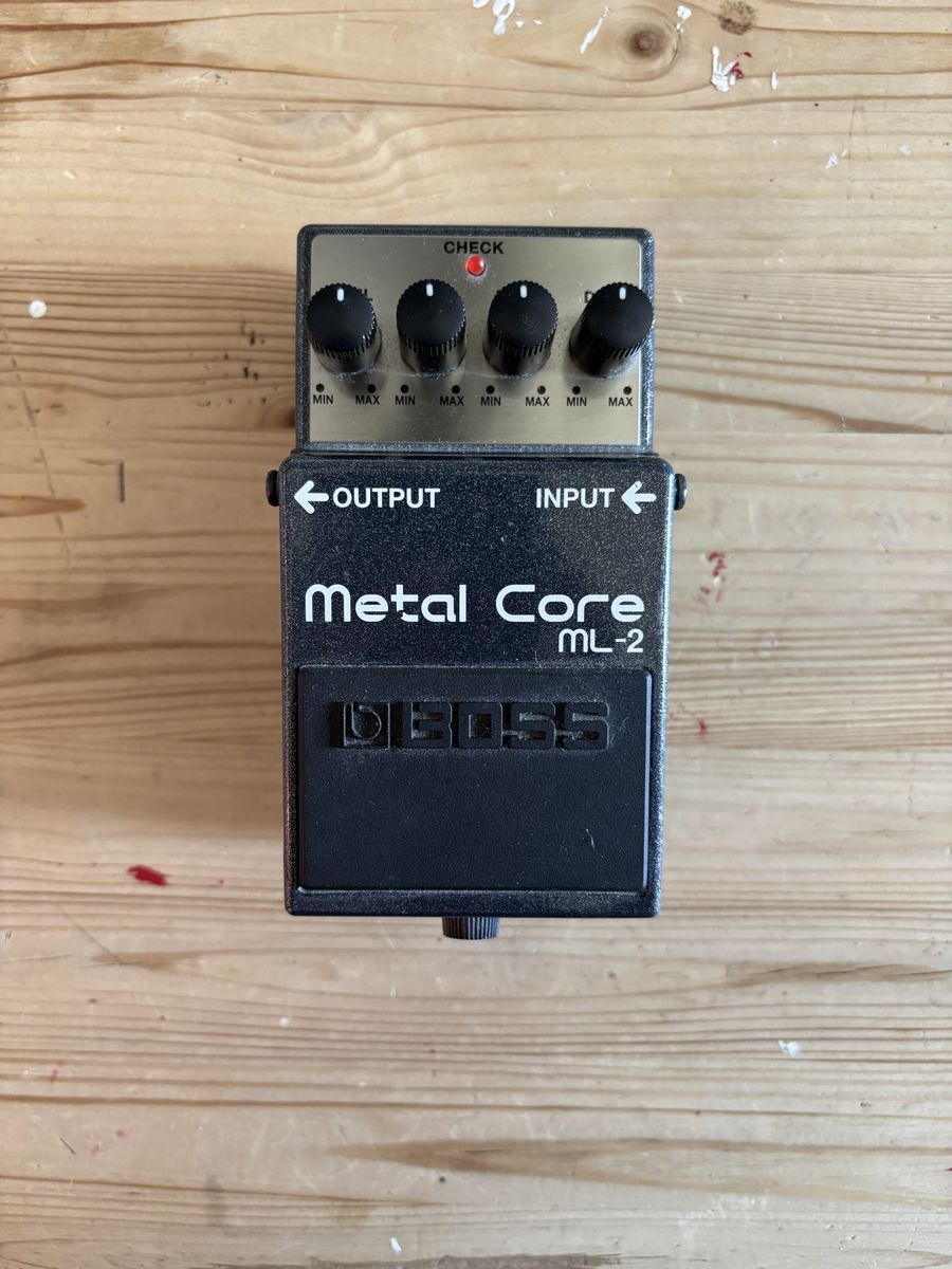BOSS Metal Core ML-2 Distortion Guitar Pedal - Heavy Metal Sound Effect