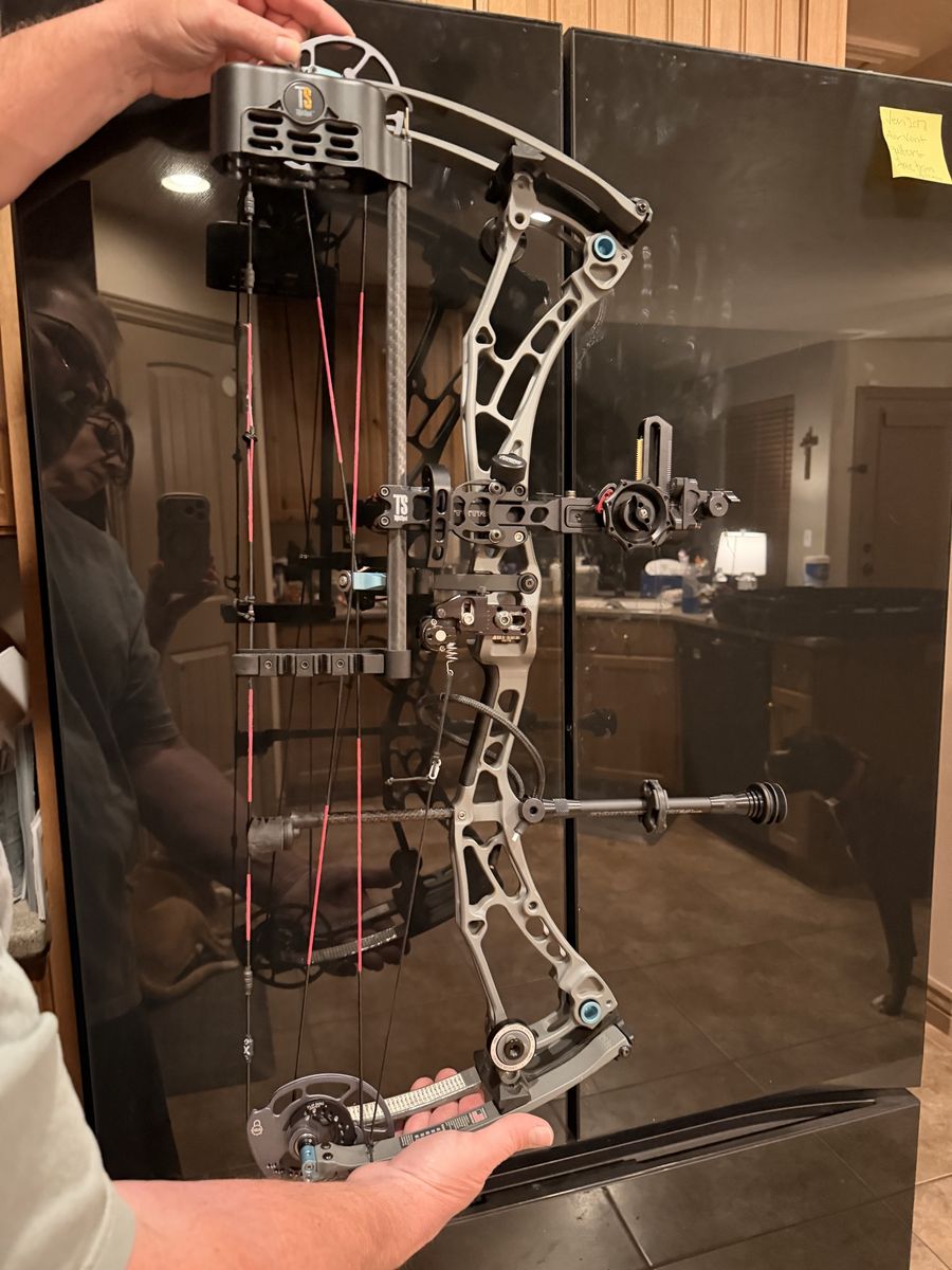 Main image 6
