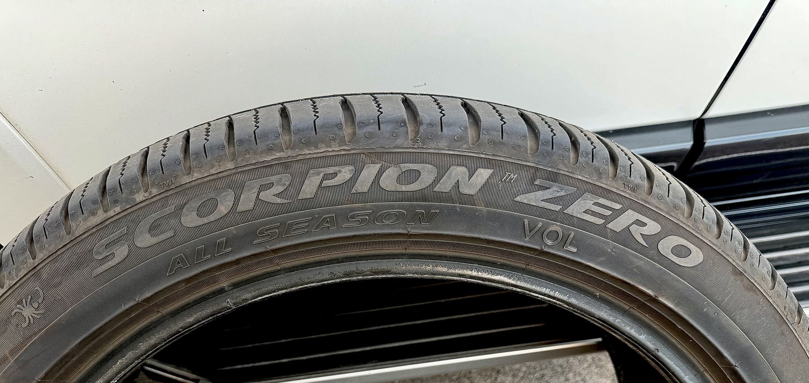 4 High Performance All Season Pirelli Tires