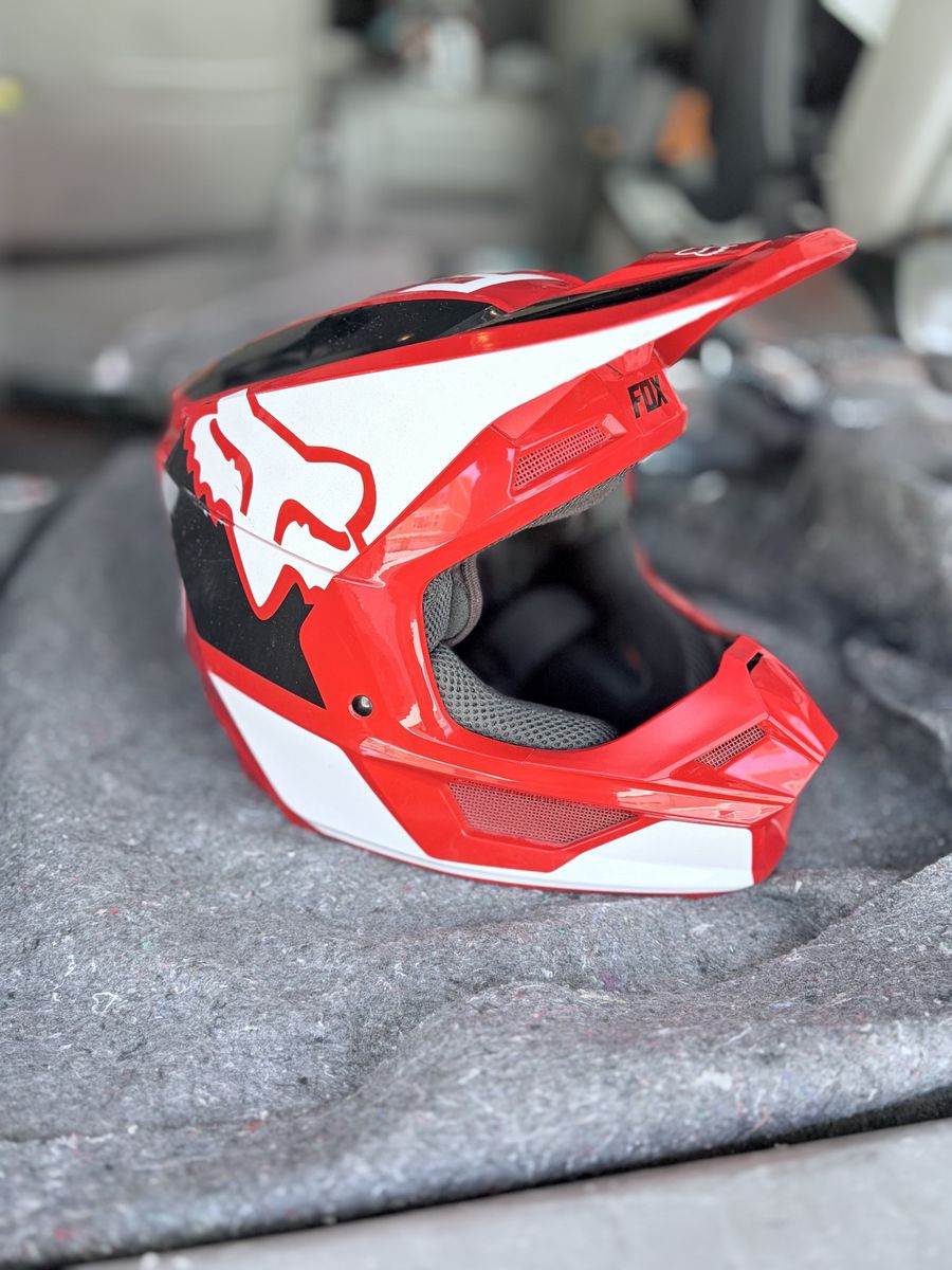 Fox Racing MVRS V1 Motocross Helmet, sz M (57-58), DOT Certified with MIPS