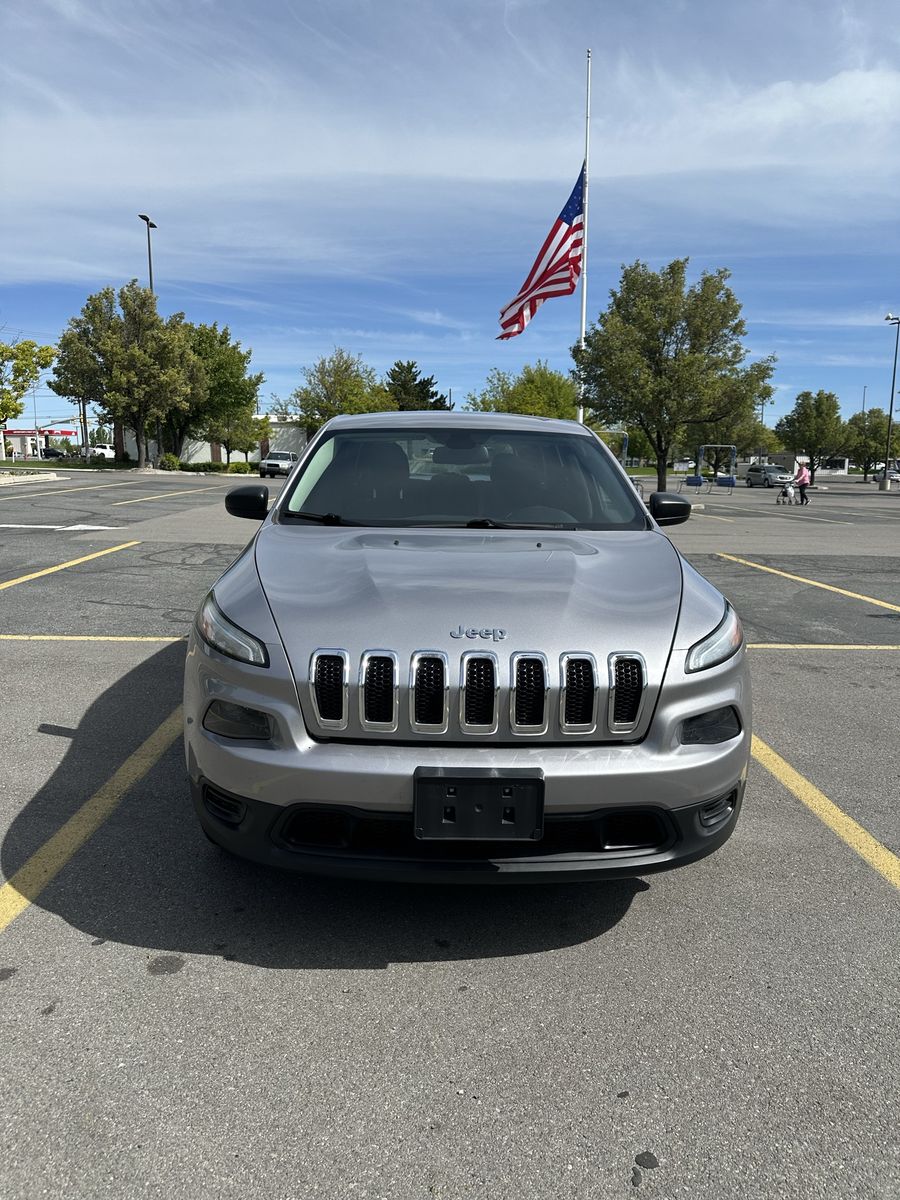 2017 Jeep Cherokee Sport