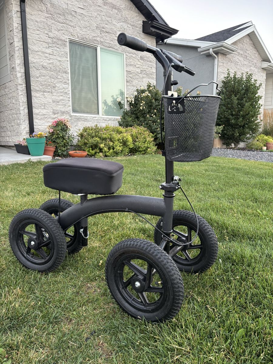 Knee scooter