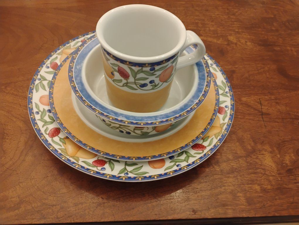 Dansk fiance fruits pattern