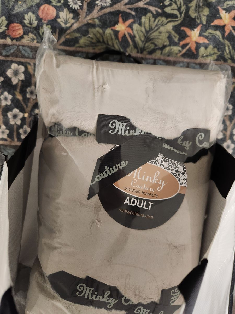 Minky Couture Lush Putty Blanket