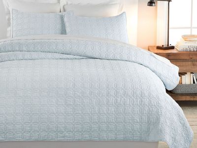 Pottery Barn King Belgian Flax Linen Quilt