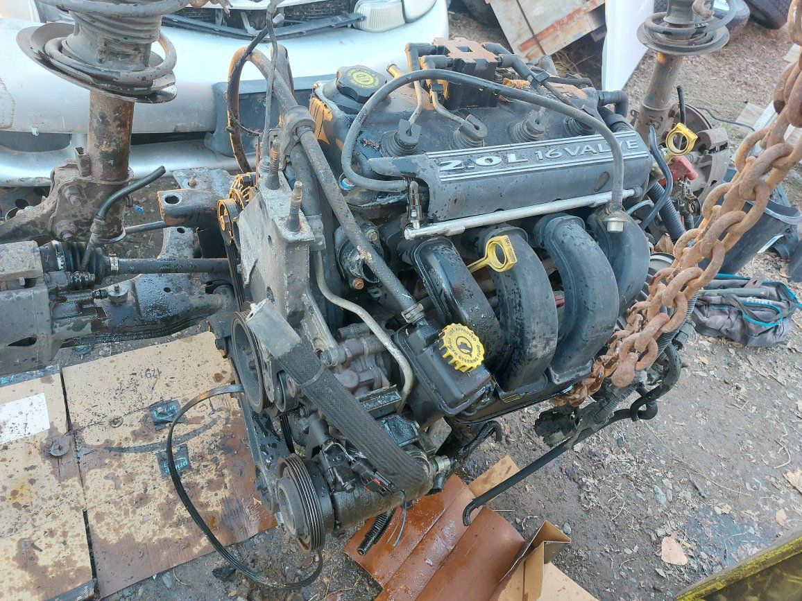 2000 Dodge 2.0 4 cylinder Engine Transmission