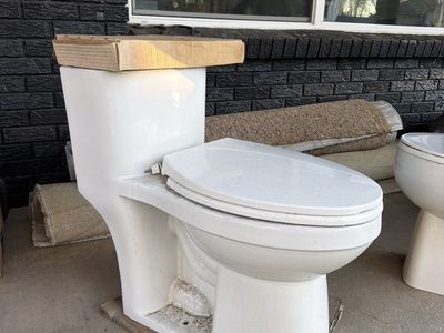 Free NEver Used Toilet