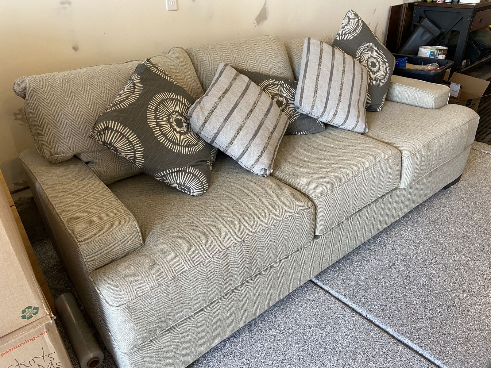 Couch, excellent condition, seldom used, quality fabric, no ware