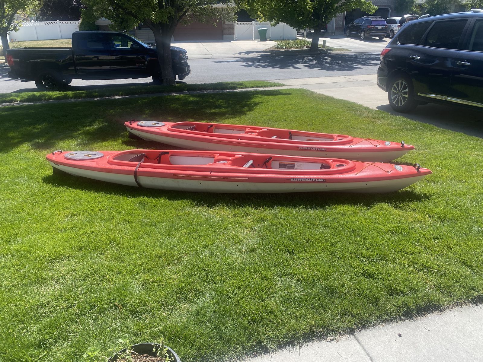 Tandem kayak, Pelican Unison 136T