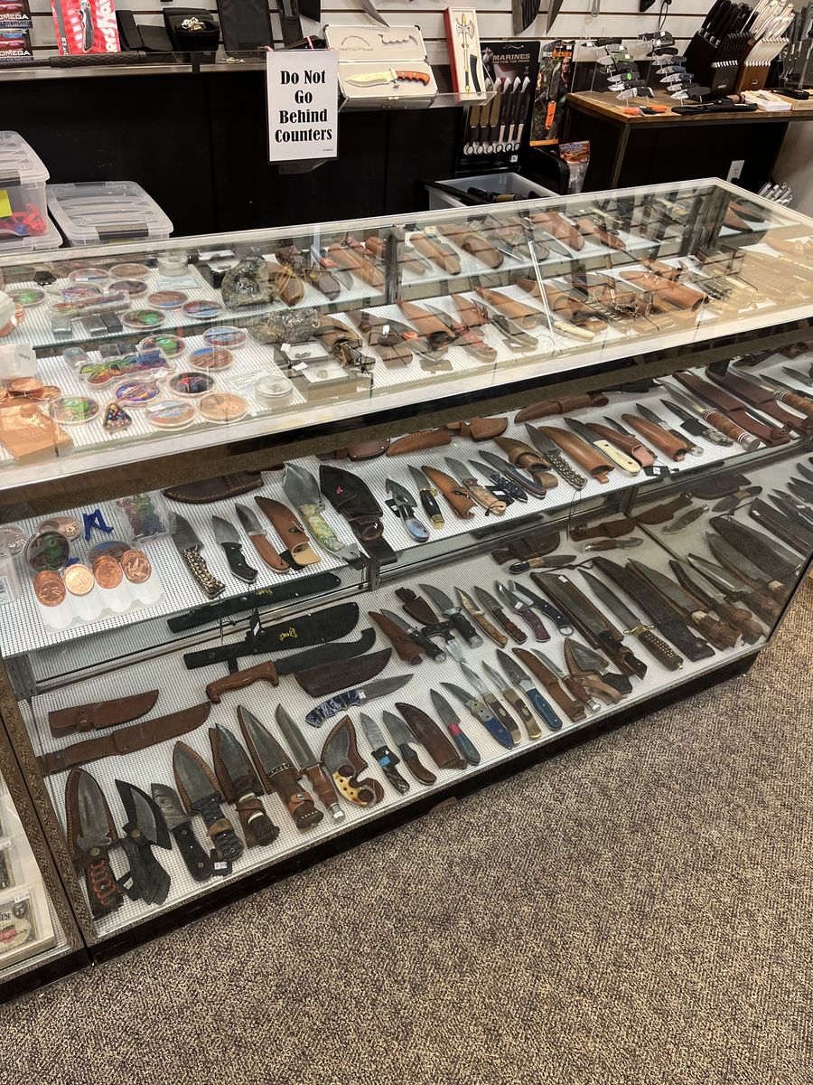 KNIVES, KNIVES & MORE KNIVES! KNIFE SALE @ "UNITE" IN THE SOUTH TOWN MALL