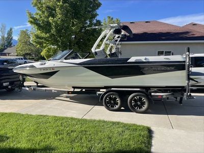 2020 Centurion Supreme S238 Surf Boat For Rent!