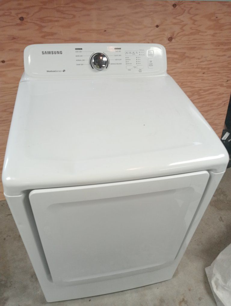 Samsung White Front-Load Clothes Dryer with Moisture Sensor (electric)