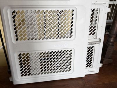 Safety 1st Plastic Safety Gate White