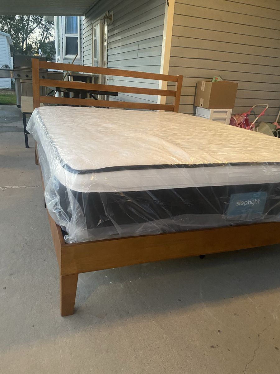Queen  size Bed