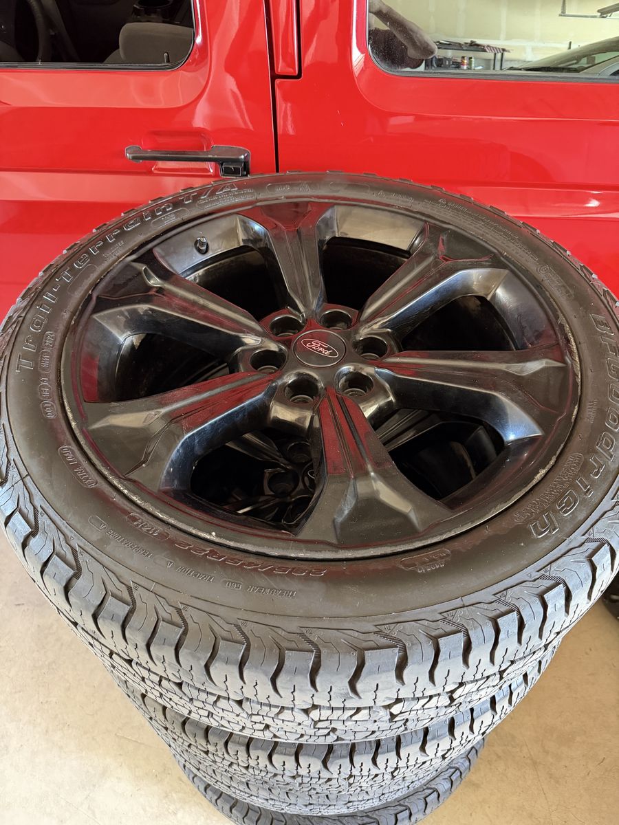 285/45R20 BFG on Expedition Wheels