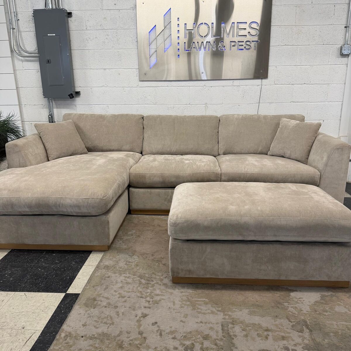 COSTCO HENREDON REVERSIBLE SOFA CHAISE W/ OTTOMAN!!