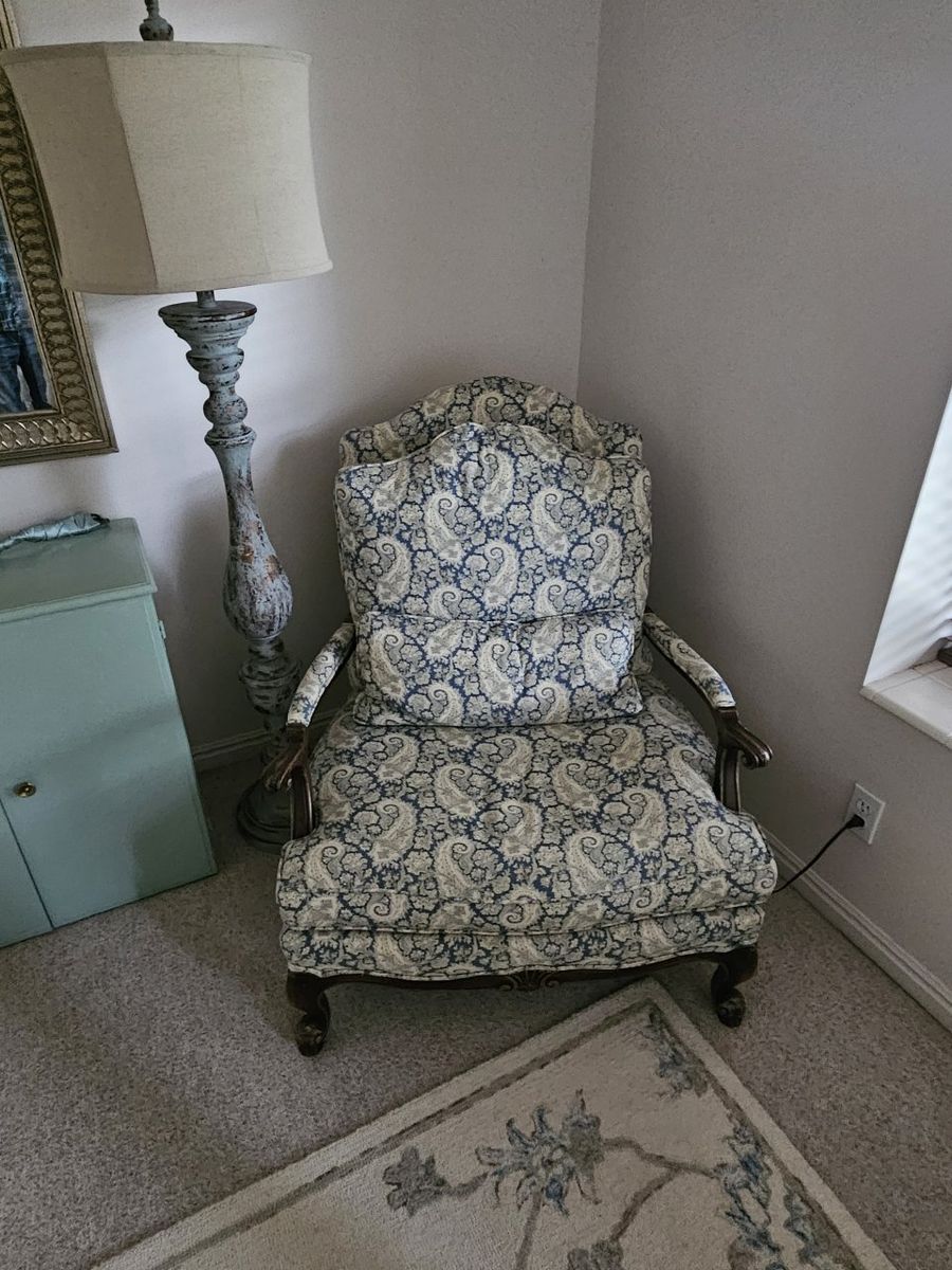 Main image 12