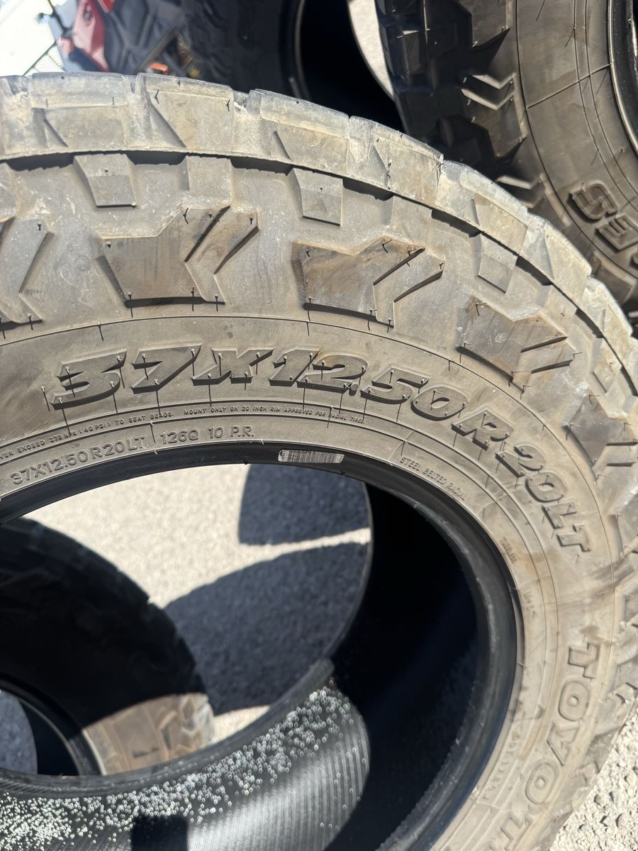 Toyo open country R/T. 37x12.50R20