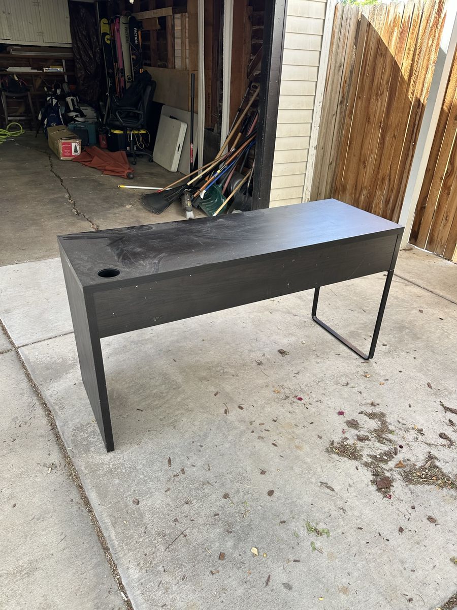 Minimalist Black Wood and Metal Desk with Cable Management Hole - Modern Style
