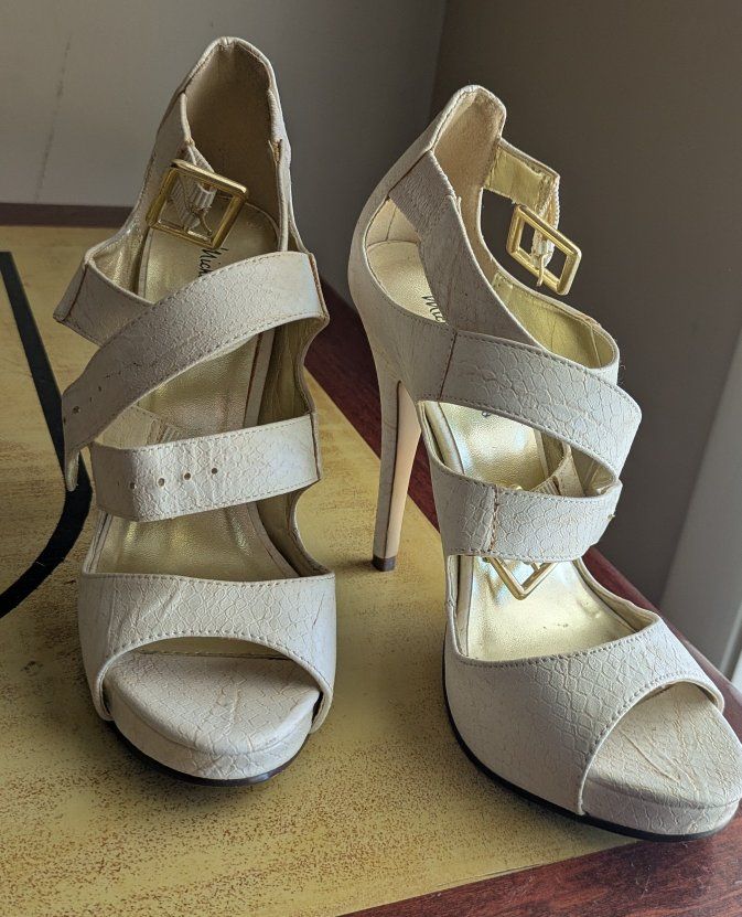 Michael Antonio Women's Beige Peep Toe Strappy Heels Size 8