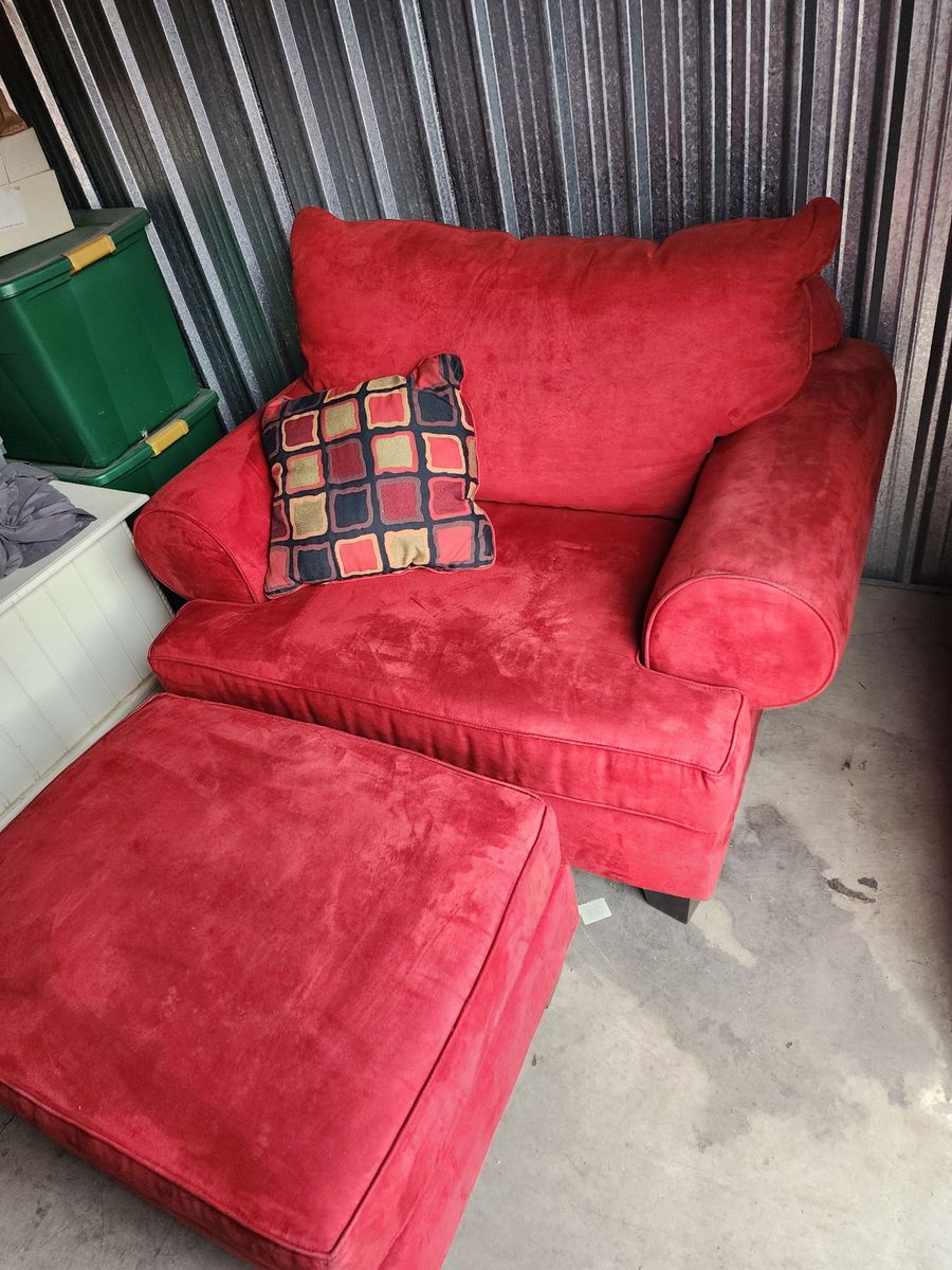 Red Lounge Chair With Ottoman