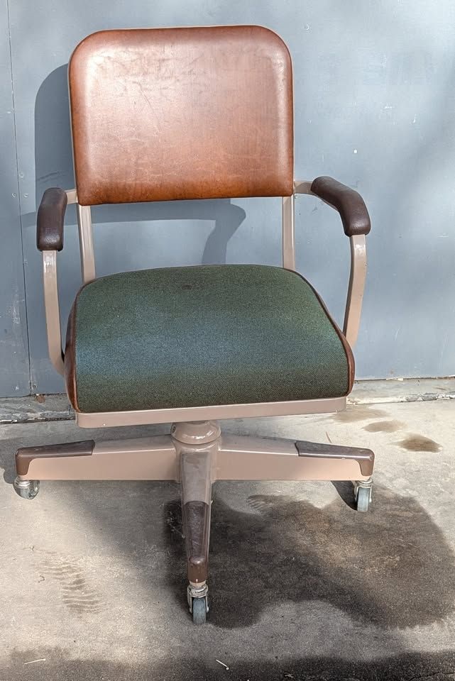 Vintage Mid-Century Industrial "Tanker" Rolling Armchair – Propeller Base – United Chair Co. Style