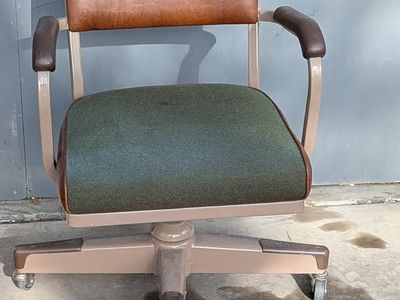 Vintage Mid-Century Industrial "Tanker" Rolling Armchair – Propeller Base – United Chair Co. Style