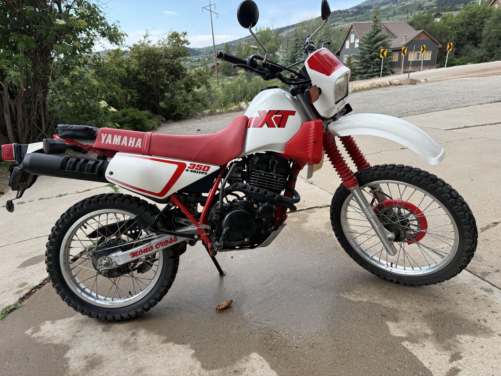 Yamaha XT 350 Mono Cross Enduro Motorcycle - Classic 350cc Dual Sport Bike 4-Valves