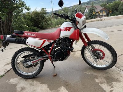 Yamaha XT 350 Mono Cross Enduro Motorcycle - Classic 350cc Dual Sport Bike 4-Valves