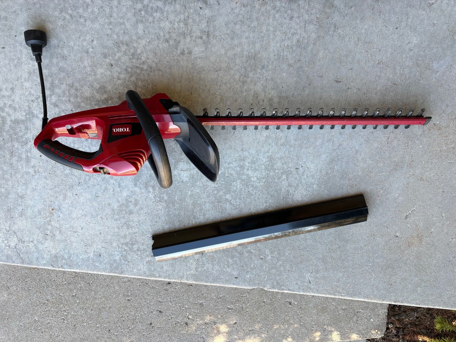 Electric Plug-in Hedge Trimmer