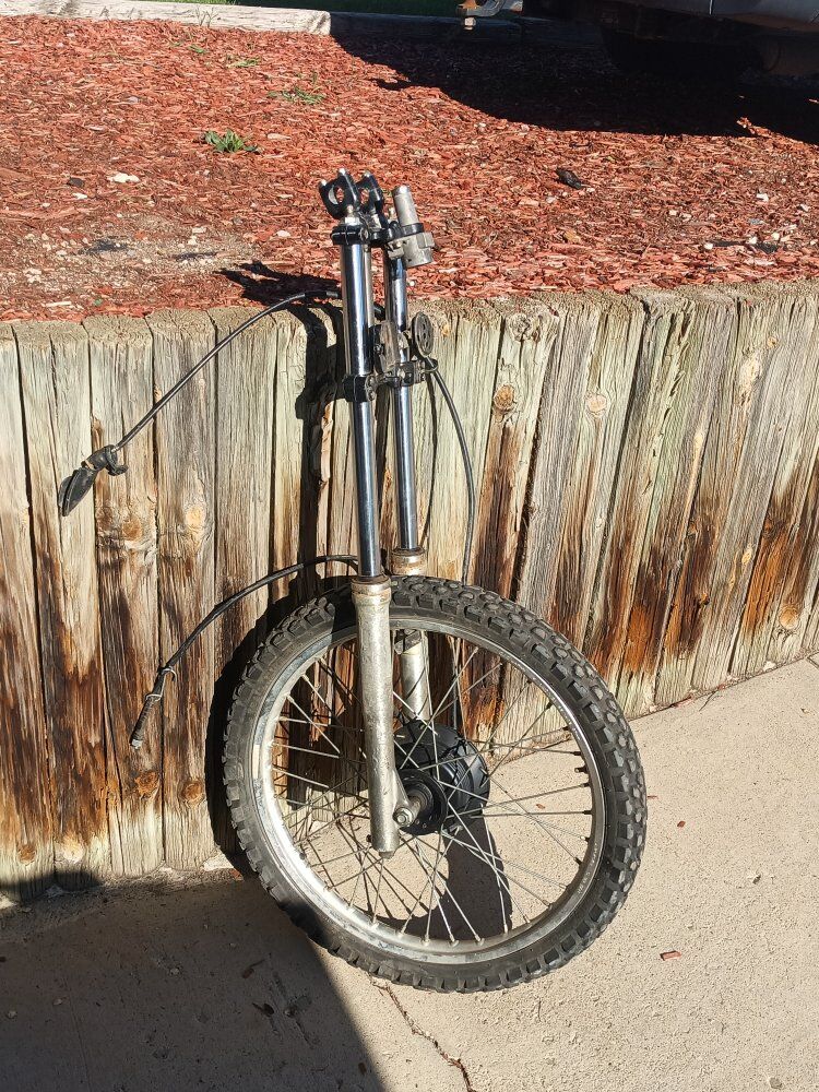 1984 Honda XL 200 Front End