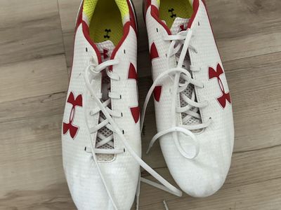 Men's 13.5 Underarmour Cleats
