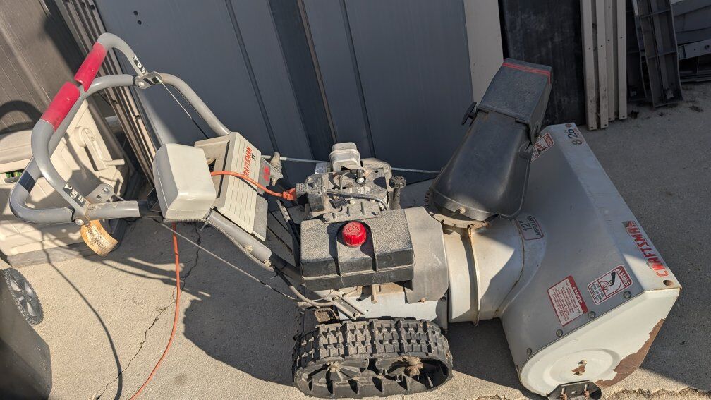 Tracked 8hp 26in Craftsman Snow Blower