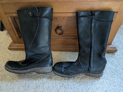 Teva women's size 7 black boots