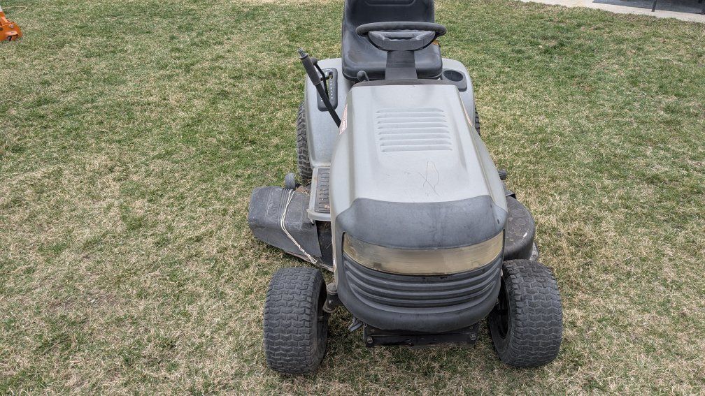 Craftsman Riding mower 42 in 17.5 hp