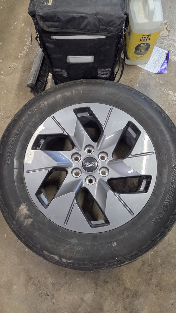 2023 Ford F-150 Lightning wheels and tires